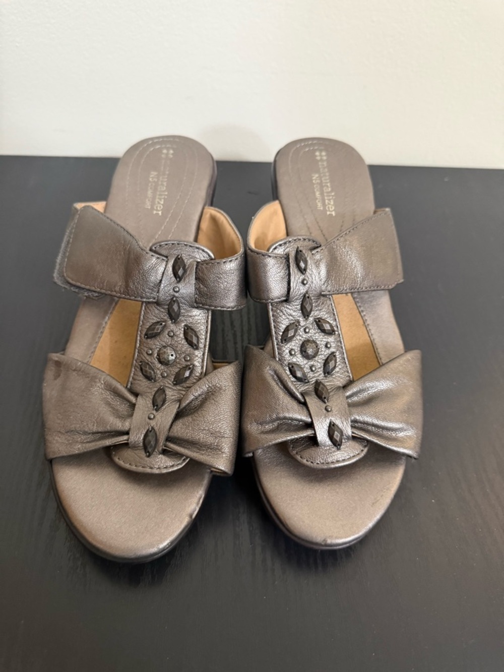Naturalizer Women's Leather Bronze Jewel Adjustable Strap Heels Sandals Sz 9.5W - Picture 2 of 7